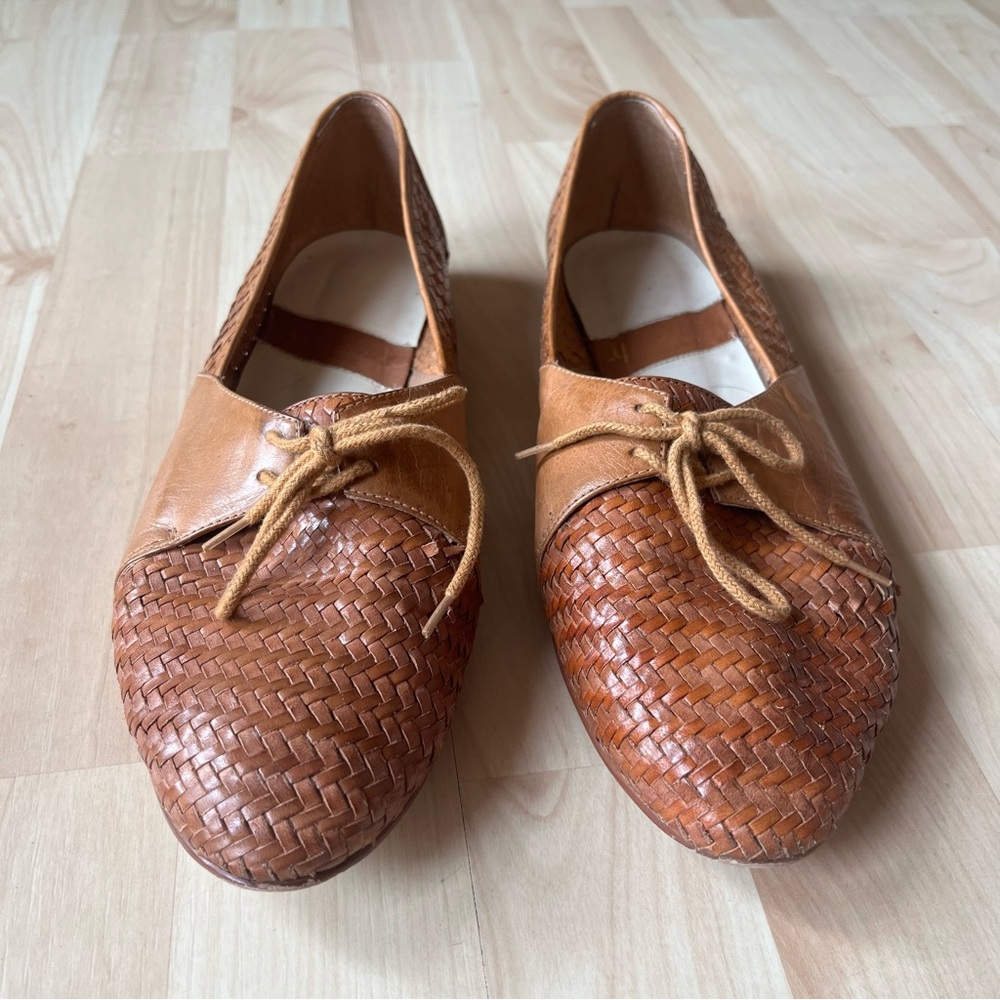 Ipanema Woven Leather Lace-Up Flats in Cognac Brown 9.5 minor damage